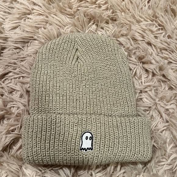 Lonely ghost beanie - Picture 2 of 4